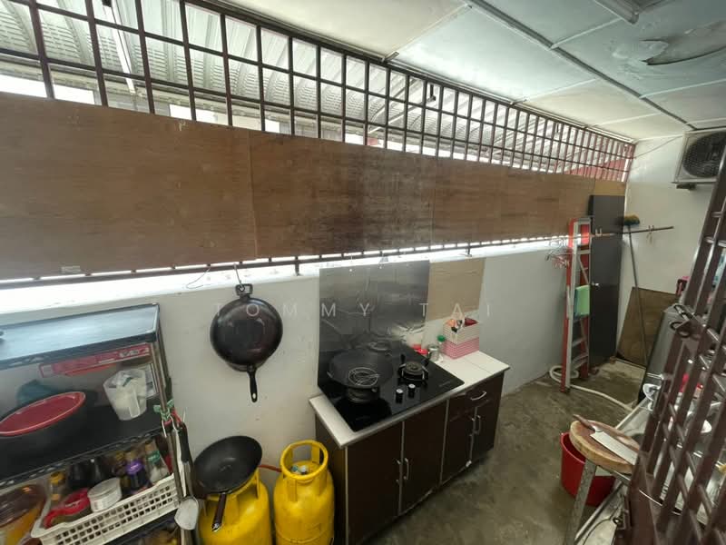 2-storey Terraced House for Sale in Taman Seri Orkid (Skudai) - Tommy Tai - Kitchen - PropertyGuru.com.my