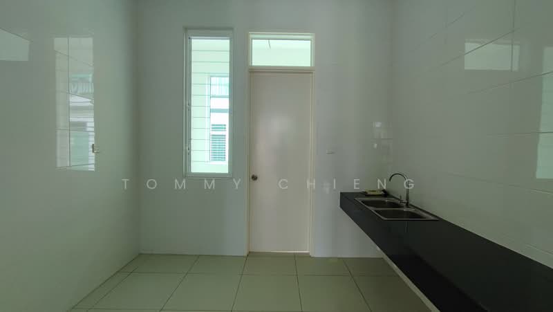 Rumah Teres 2-Tingkat untuk Dijual di Eco Majestic (Semenyih) - TOMMY CHIENG - Kitchen - PropertyGuru.com.my