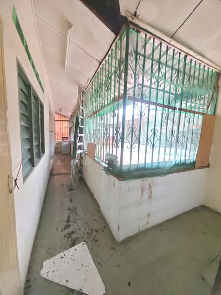 Kedai untuk Dijual di Tampoi (Johor) - Sandry Ong - Corridor - PropertyGuru.com.my