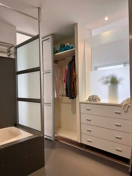 Kondominium untuk Disewa di 1 Persiaran Gurney - Qyan Goh - Bathroom - PropertyGuru.com.my
