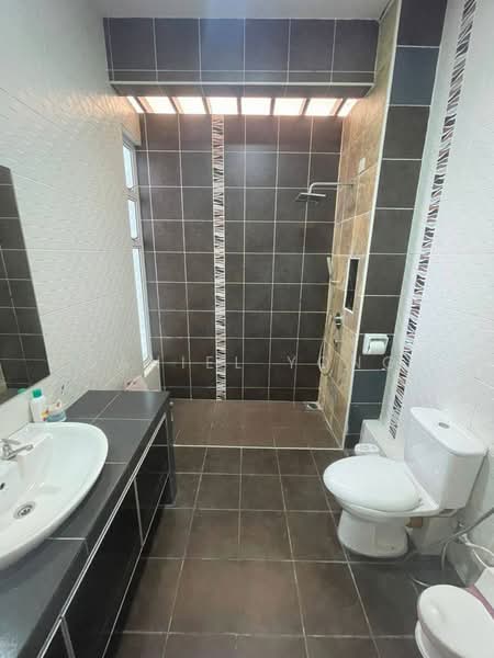 Semi-Detached House for Sale in Bukit Indah (Iskandar Puteri (Nusajaya)) - Daniel Yong - Bathroom - PropertyGuru.com.my