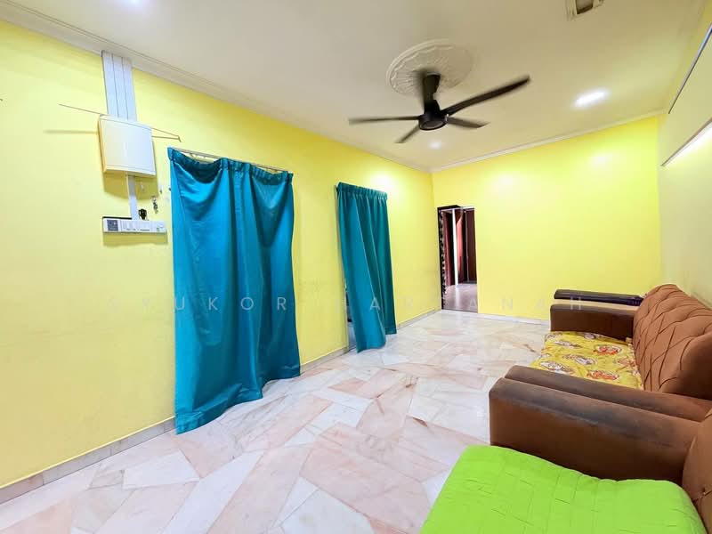 Rumah Teres 1-Tingkat untuk Dijual di Shah Alam (Selangor) - Syukor Hartanah - Living Room - PropertyGuru.com.my