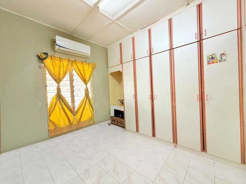 Rumah Teres 1-Tingkat untuk Dijual di Shah Alam (Selangor) - Syukor Hartanah - Bedroom - PropertyGuru.com.my