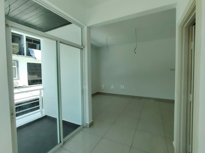 Rumah Berkembar untuk Dijual di Residensi Permatang Pauh (Permatang Pauh) - LM Tan - Balcony - PropertyGuru.com.my