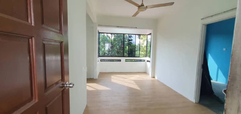 Rumah Flat untuk Dijual di Flat Taman Perling - Max Yee - Living Room - PropertyGuru.com.my