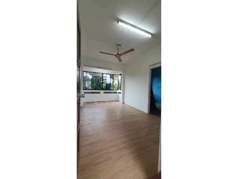 Rumah Flat untuk Dijual di Flat Taman Perling - Max Yee - Living Room - PropertyGuru.com.my