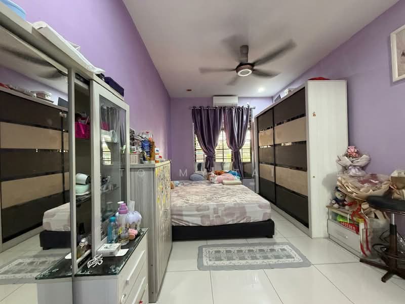 1-storey Terraced House for Sale in Taman Molek (Johor Bahru) - Tommy Tai - Bedroom - PropertyGuru.com.my
