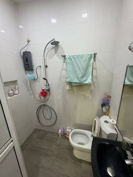 1-storey Terraced House for Sale in Taman Molek (Johor Bahru) - Tommy Tai - Bathroom - PropertyGuru.com.my