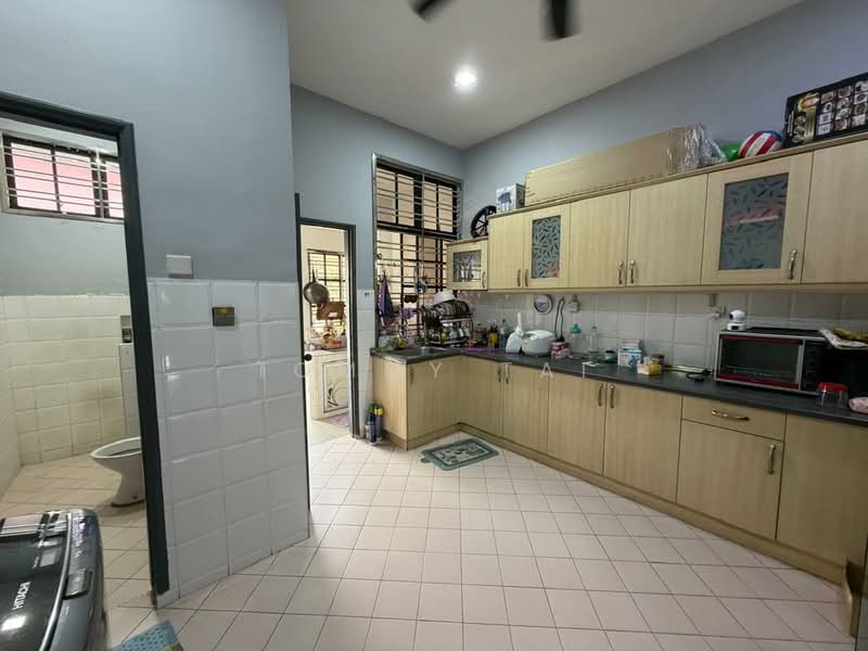 1-storey Terraced House for Sale in Taman Molek (Johor Bahru) - Tommy Tai - Kitchen - PropertyGuru.com.my