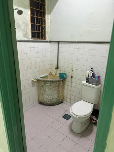 Pangsapuri untuk Disewa di Bustan Shamelin - Olivia Ng - Bathroom - PropertyGuru.com.my