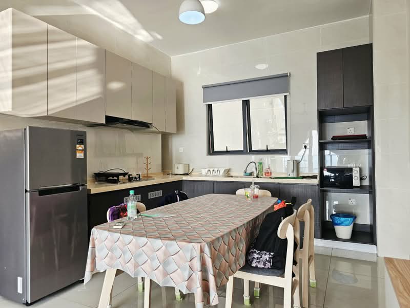 Condominium for Sale at Royal Strand @ Country Garden Danga Bay - M.L. Mok - Kitchen - PropertyGuru.com.my