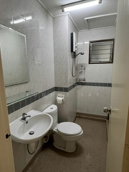 Condominium for Sale at Lakes Condominiums / Pangsapuri Tasik - Eugene Yap - Bathroom - PropertyGuru.com.my