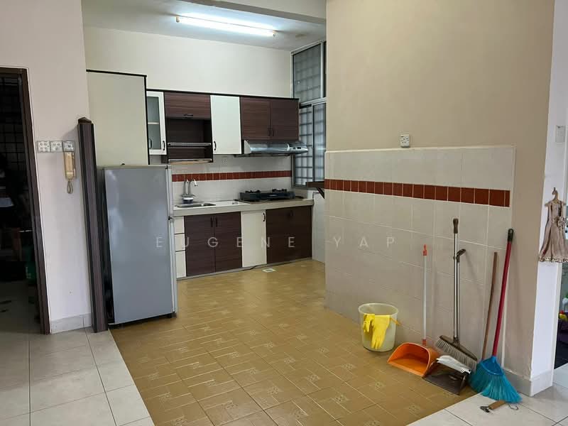 Condominium for Sale at Lakes Condominiums / Pangsapuri Tasik - Eugene Yap - Kitchen - PropertyGuru.com.my