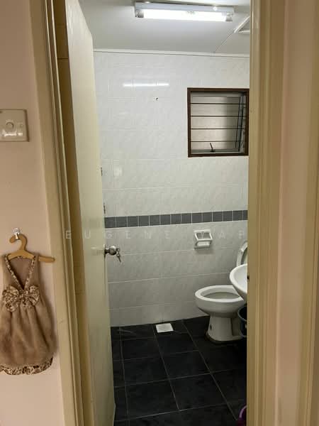 Condominium for Sale at Lakes Condominiums / Pangsapuri Tasik - Eugene Yap - Bathroom - PropertyGuru.com.my