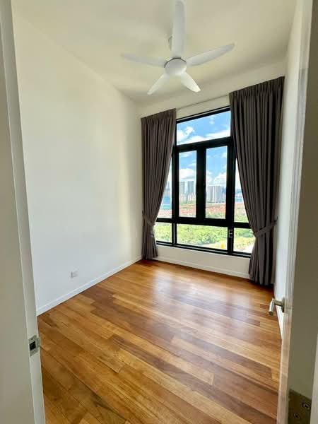 Kediaman Servis untuk Dijual di Est8 - Louis Wee - Bedroom - PropertyGuru.com.my