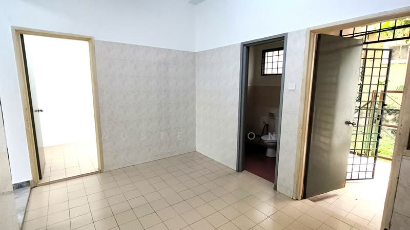 Rumah Teres 2-Tingkat untuk Dijual di Taman Kelana Idaman (Ara Damansara) - Austen Fong - Kitchen - PropertyGuru.com.my