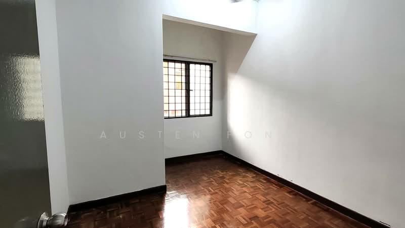 Rumah Teres 2-Tingkat untuk Dijual di Taman Kelana Idaman (Ara Damansara) - Austen Fong - Bedroom 1 - PropertyGuru.com.my