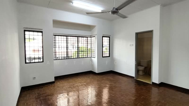 Rumah Teres 2-Tingkat untuk Dijual di Taman Kelana Idaman (Ara Damansara) - Austen Fong - Master Bedroom - PropertyGuru.com.my