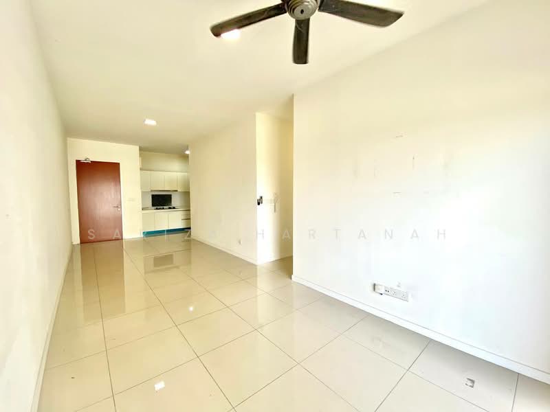 Kondominium untuk Dijual di The Greens @ Subang West - Sariza Hartanah - Living Room - PropertyGuru.com.my