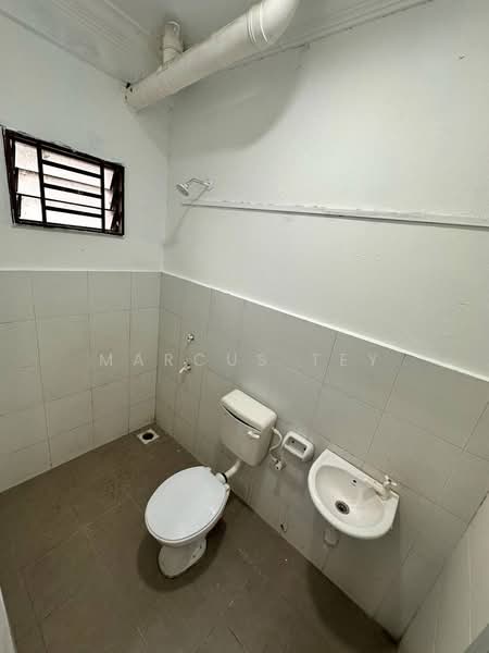 2-storey Terraced House for Sale in Taman Scientex Pasir Gudang (Pasir Gudang) - Marcus Tey - Bathroom - PropertyGuru.com.my