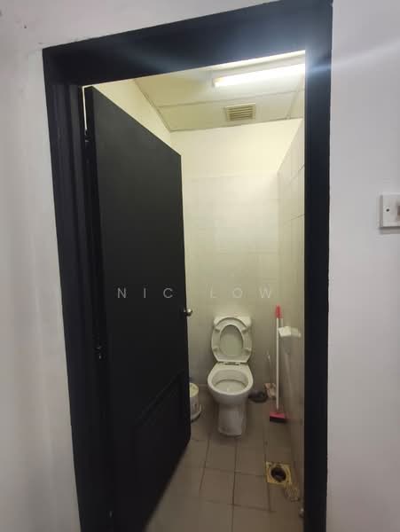 Shop / Office for Rent in Selayang Baru (Selayang) - Nic Low - Bathroom - PropertyGuru.com.my