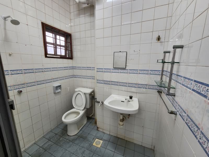 Pangsapuri untuk Disewa di Sri Tanjung - Steven Tan - Master Bathroom - PropertyGuru.com.my