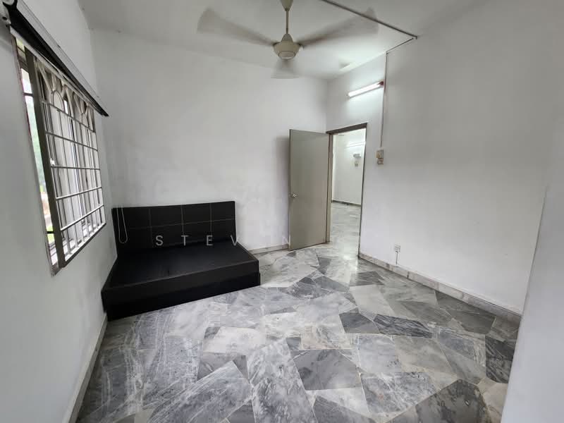 Pangsapuri untuk Disewa di Sri Tanjung - Steven Tan - Master room view 2 - PropertyGuru.com.my