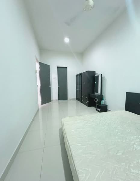 Kediaman Servis untuk Dijual di D'Pulze Cyberjaya - Salim Sulong - Bedroom - PropertyGuru.com.my