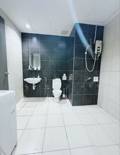 Kediaman Servis untuk Dijual di D'Pulze Cyberjaya - Salim Sulong - Bathroom - PropertyGuru.com.my