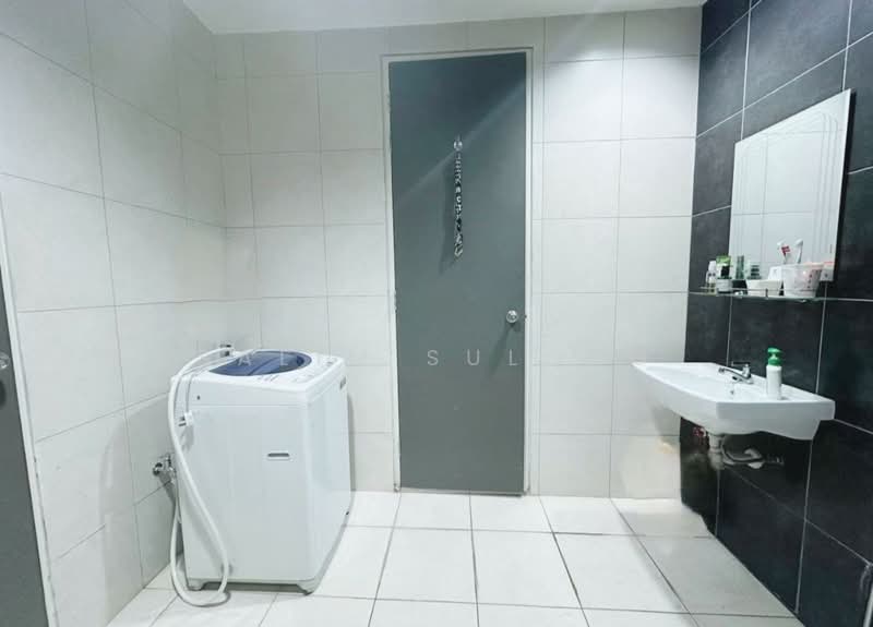 Kediaman Servis untuk Dijual di D'Pulze Cyberjaya - Salim Sulong - Bathroom - PropertyGuru.com.my
