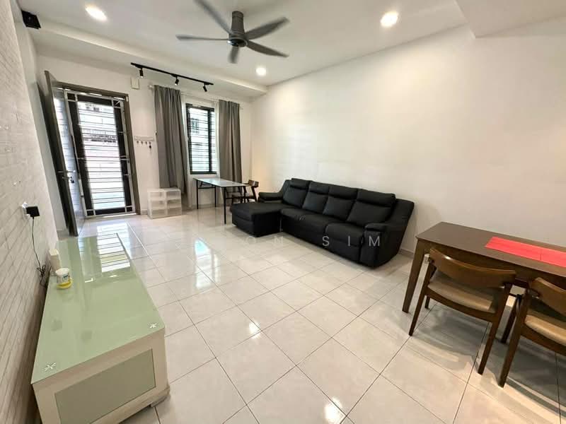 2-storey Terraced House for Sale in Taman Kempas Baru (Tampoi) - Jason Sim - Living Room - PropertyGuru.com.my