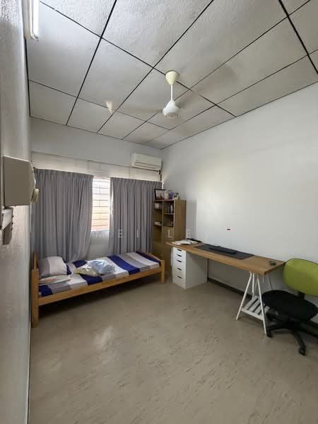 Rumah Teres untuk Disewa di Island Glades (Jelutong) - Mei Lew - Bedroom - PropertyGuru.com.my