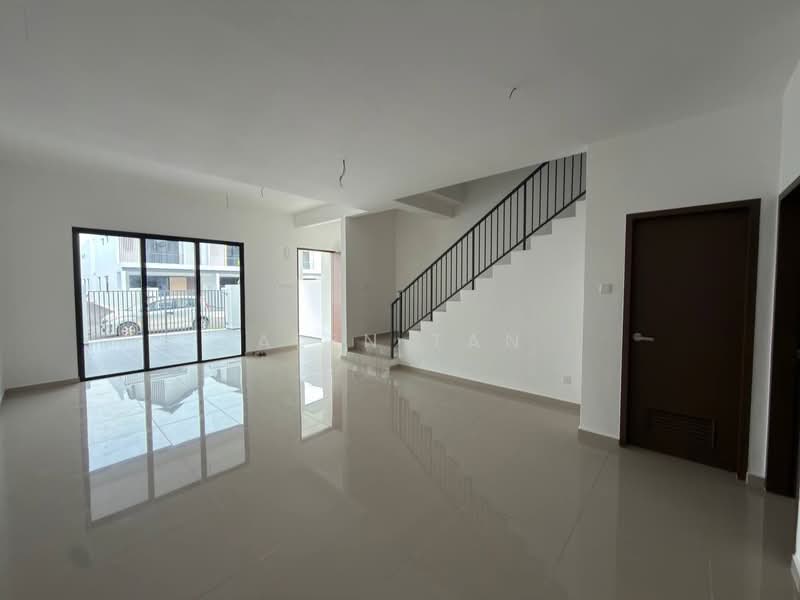 Rumah Teres 2-Tingkat untuk Disewa di Taman Dato Onn (Johor Bahru) - Alen Tan - Living Room - PropertyGuru.com.my
