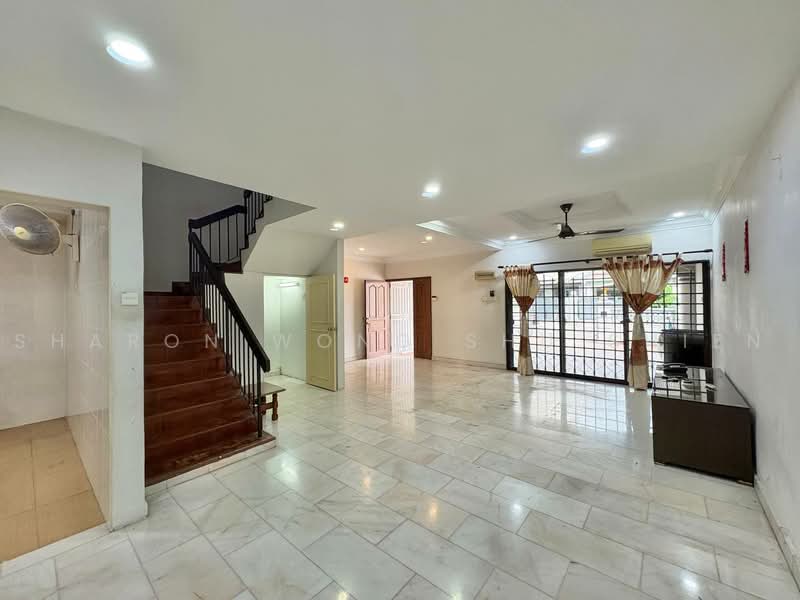 Rumah Teres 2-Tingkat untuk Disewa di Taman Johor Jaya (Johor Bahru) - Sharon Wong Shu Shien - Living Room - PropertyGuru.com.my