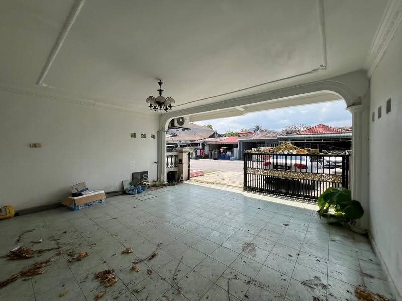 Rumah Teres 2-Tingkat untuk Dijual di Lembah Keramat (Ulu Kelang) - Shaziery Iskandar - Living Room - PropertyGuru.com.my