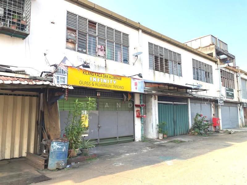 Factory for Rent in Taman Perindustrian Bukit Serdang (Seri Kembangan) - Brandon Yee - Exterior - PropertyGuru.com.my