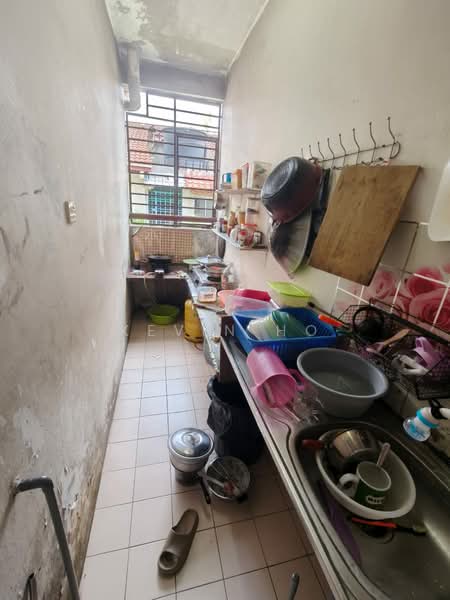 Apartment for Sale at Vista Seri Alam - Kevin Ho - Kitchen - PropertyGuru.com.my