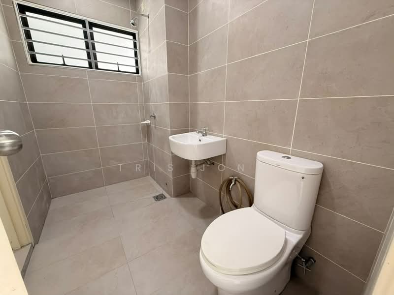 2-storey Terraced House for Sale in M Residence 2 (Rawang) - Tris Jong - Bathroom - PropertyGuru.com.my