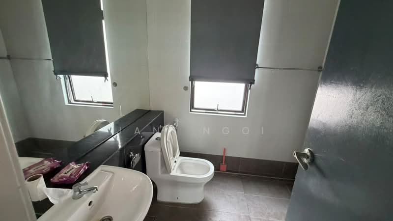 Pangsapuri untuk Disewa di Austin Regency (Pangsapuri Austin Perdana) - Jane Ngoi - Bathroom - PropertyGuru.com.my