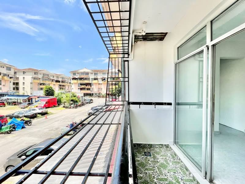Apartment for Sale at Casmaria Apartment - Ahmad Farhi - Balcony - PropertyGuru.com.my