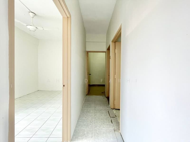 Apartment for Sale at Casmaria Apartment - Ahmad Farhi - Corridor - PropertyGuru.com.my
