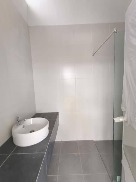 Rumah Teres 2-Tingkat untuk Disewa di Setia Ecohill (Semenyih) - CK Law - Bathroom - PropertyGuru.com.my