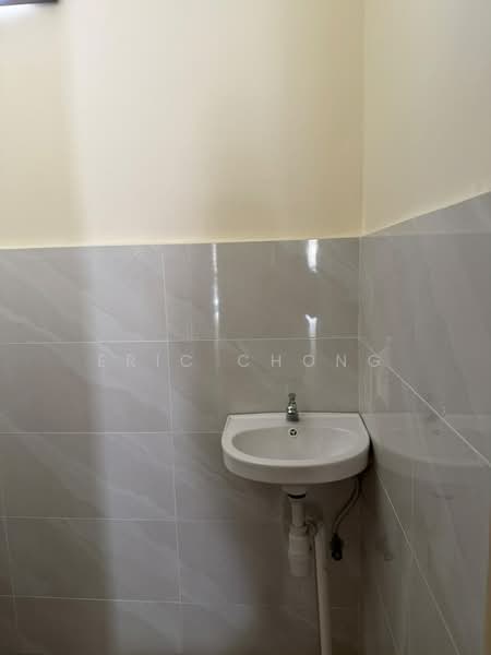 1-storey Terraced House for Rent in Taman Permata (Seremban) - Eric Chong - Bathroom - PropertyGuru.com.my