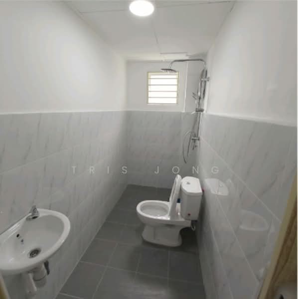 Terraced House for Rent in Taman Bukit Rawang Jaya (Rawang) - Tris Jong - Bathroom - PropertyGuru.com.my