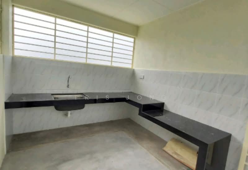 Terraced House for Rent in Taman Bukit Rawang Jaya (Rawang) - Tris Jong - Kitchen - PropertyGuru.com.my