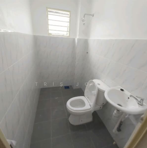 Terraced House for Rent in Taman Bukit Rawang Jaya (Rawang) - Tris Jong - Bathroom - PropertyGuru.com.my
