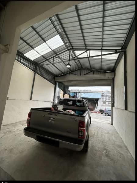 Kilang untuk Disewa di Taman Perindustrian Kinrara (Bandar Kinrara) - Tony Leong - Car Park - PropertyGuru.com.my