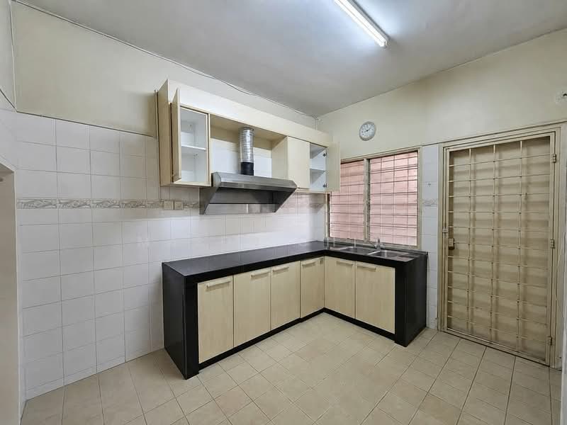 Rumah Teres 2-Tingkat untuk Dijual di Kota Kemuning (Shah Alam) - Mason Chiah - Kitchen - PropertyGuru.com.my
