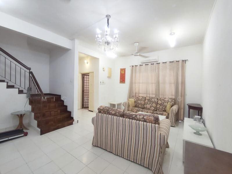 2-storey Terraced House for Sale in Denai Alam (Shah Alam) - Michelle Chong - Living Room - PropertyGuru.com.my