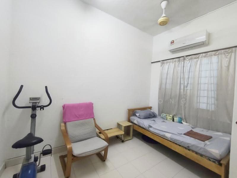 2-storey Terraced House for Sale in Denai Alam (Shah Alam) - Michelle Chong - Guest room - PropertyGuru.com.my
